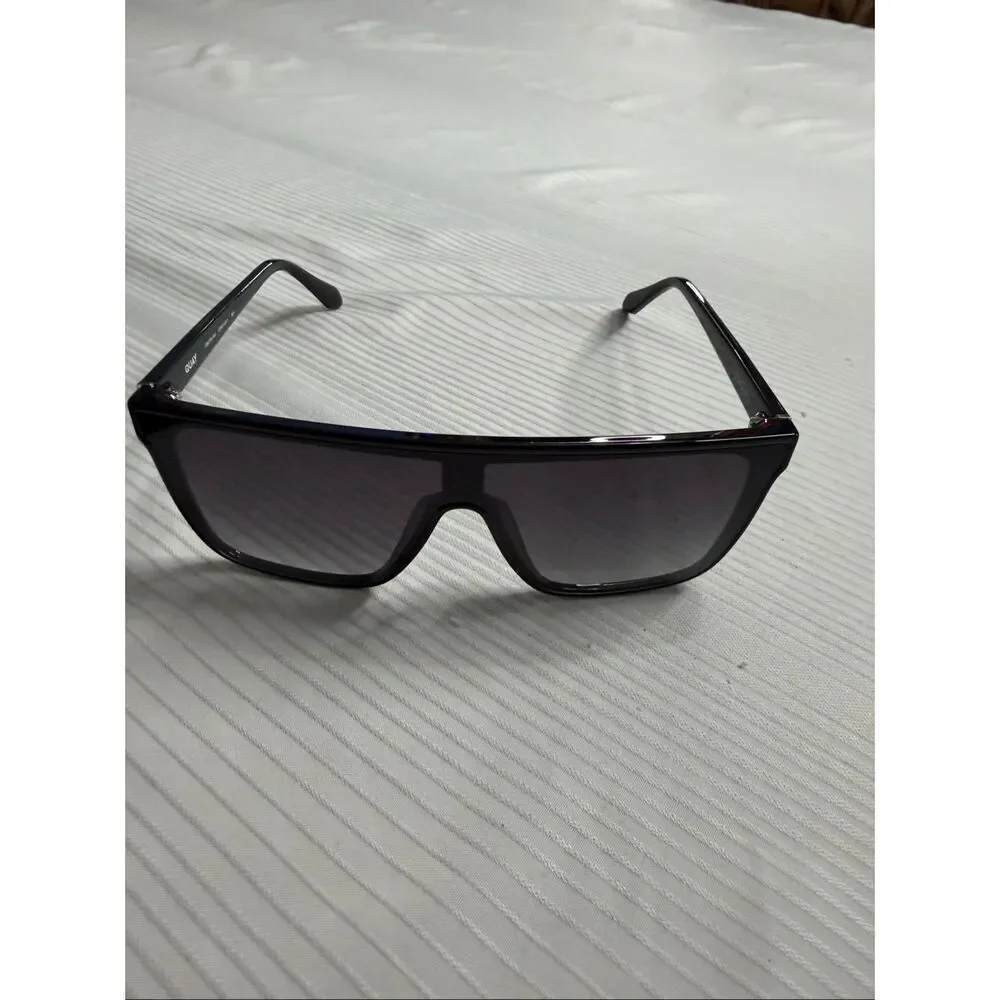 QUAY AUSTRALIA NIGHTFALL BLACK FADE LENS SUNGLASSES NEW WITH CASE UNISEX